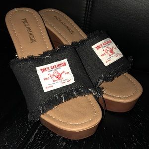 TRUE RELIGION BUDDAH HEELS